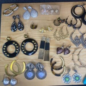 Earring bundle/lot